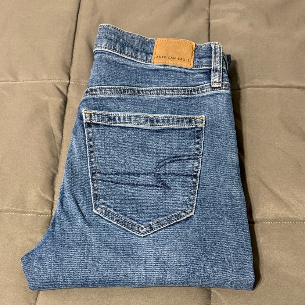 American Eagle 🦅’90’s skinny jeans. 4 Reg